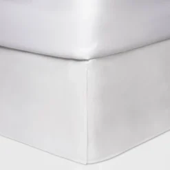 8pc Clipped Jacquard Geo Circle Comforter Bedding Set White - Threshold™ 6 8pc Clipped Jacquard Geo Circle Comforter Bedding Set White - Threshold™ -Household Items Sale GUEST fcc99061 7af1 40f9 966c 9034794f9975